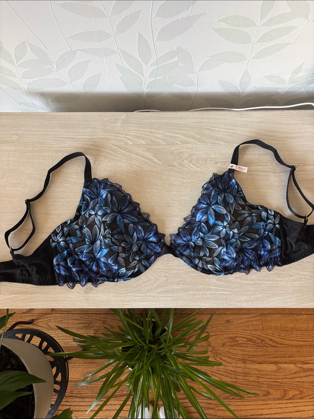 Victoria's Secret Blue and Black Floral Lace Underwire Bra